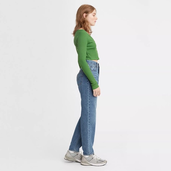 Levi’s premium medium wash high waisted tapered jeans size 26 - Picture 4 of 10